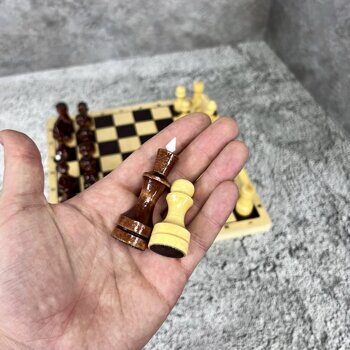Шахматы деревянные лакированные, обиходные 29х29 см.22